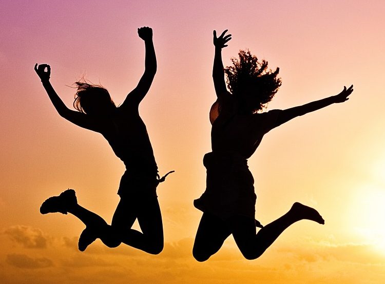 sunset, beach, silhouettes-570881.jpg